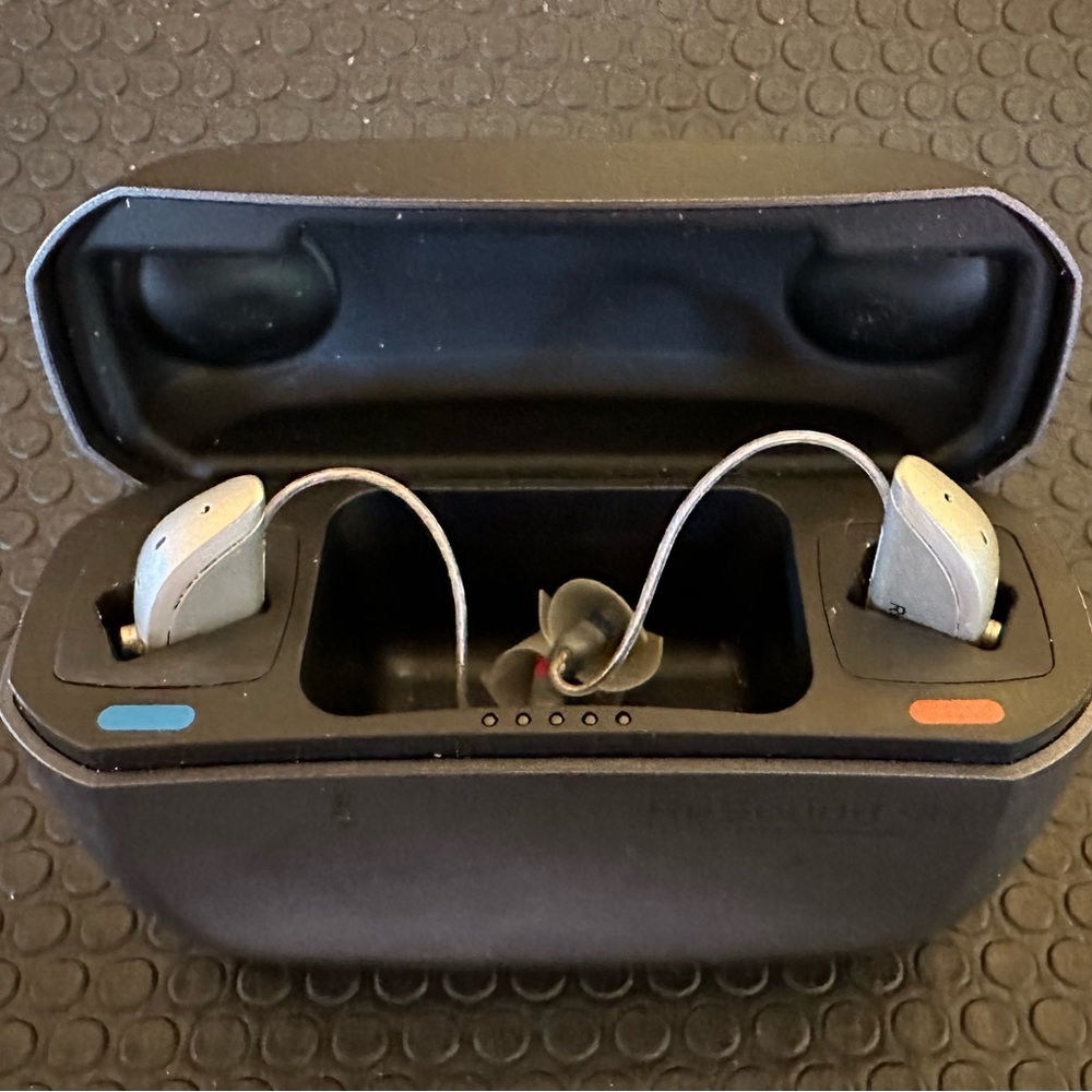 Resound GN Bluetooth hearing aids, Model CN-1, pre-owned.